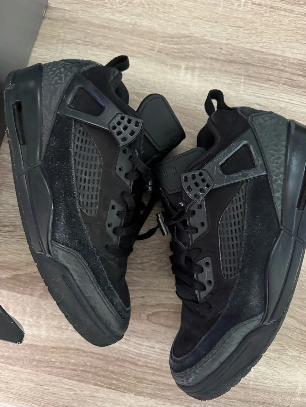 JORDAN SPIZIKE LOW  / Jordan Men's Black Athletic Sneakers